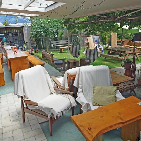 Annies Nirvana Lodge Backpackers Такака Екстер'єр фото