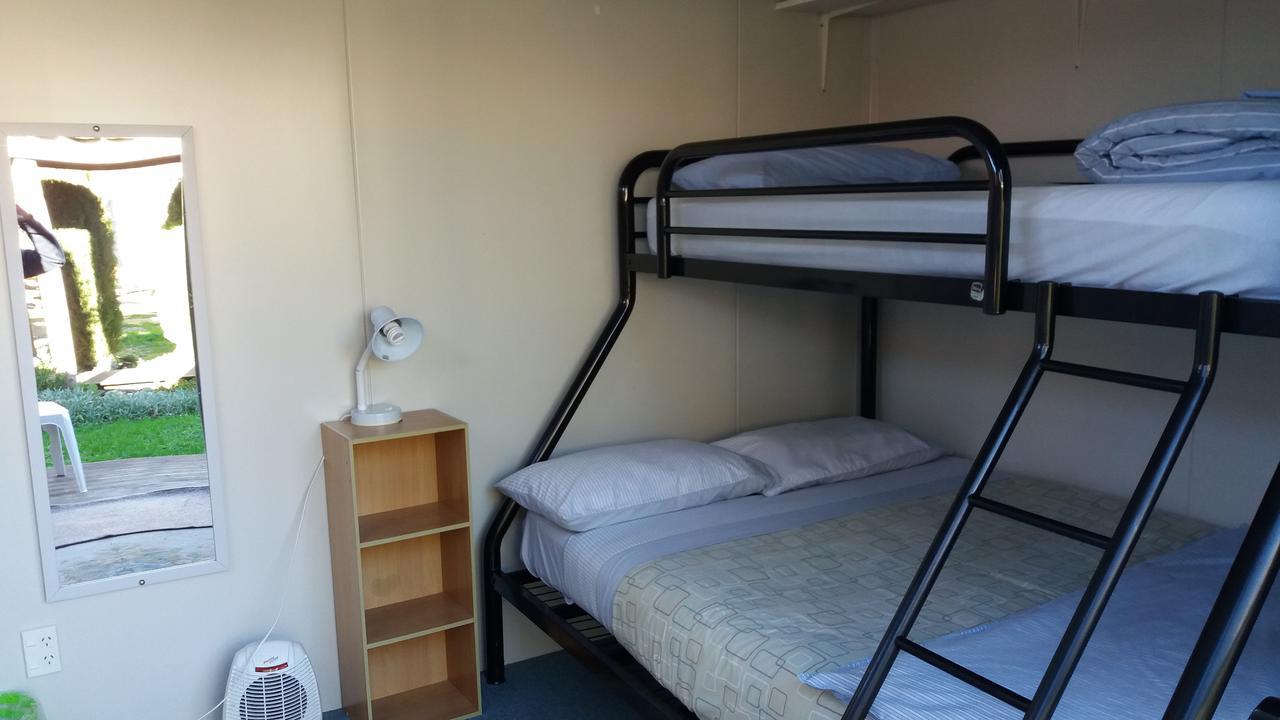 Annies Nirvana Lodge Backpackers Такака Екстер'єр фото