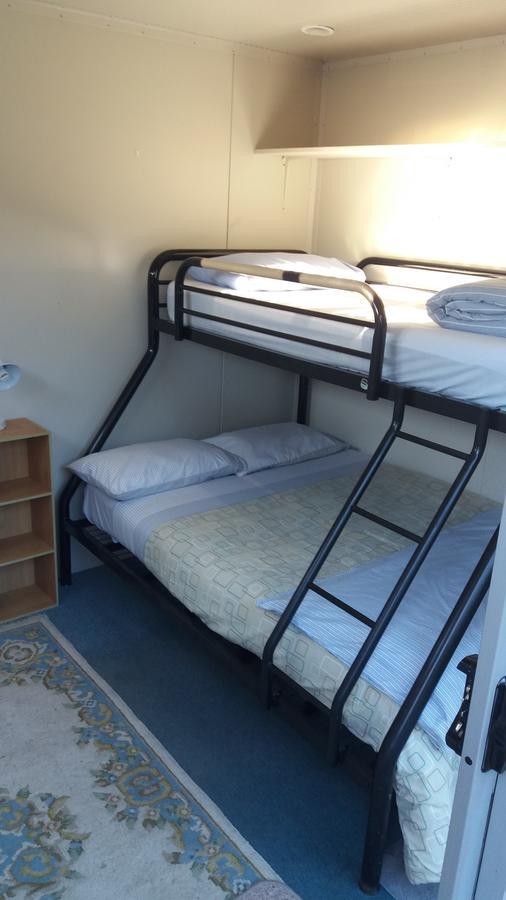 Annies Nirvana Lodge Backpackers Такака Екстер'єр фото