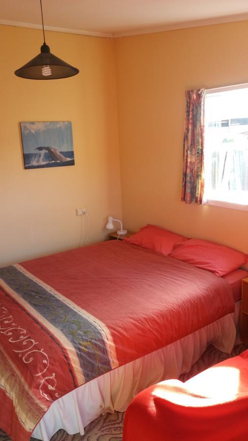 Annies Nirvana Lodge Backpackers Такака Екстер'єр фото