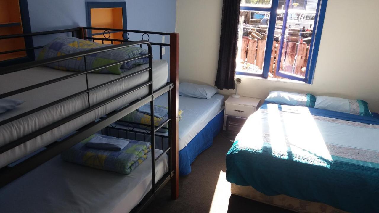 Annies Nirvana Lodge Backpackers Такака Екстер'єр фото