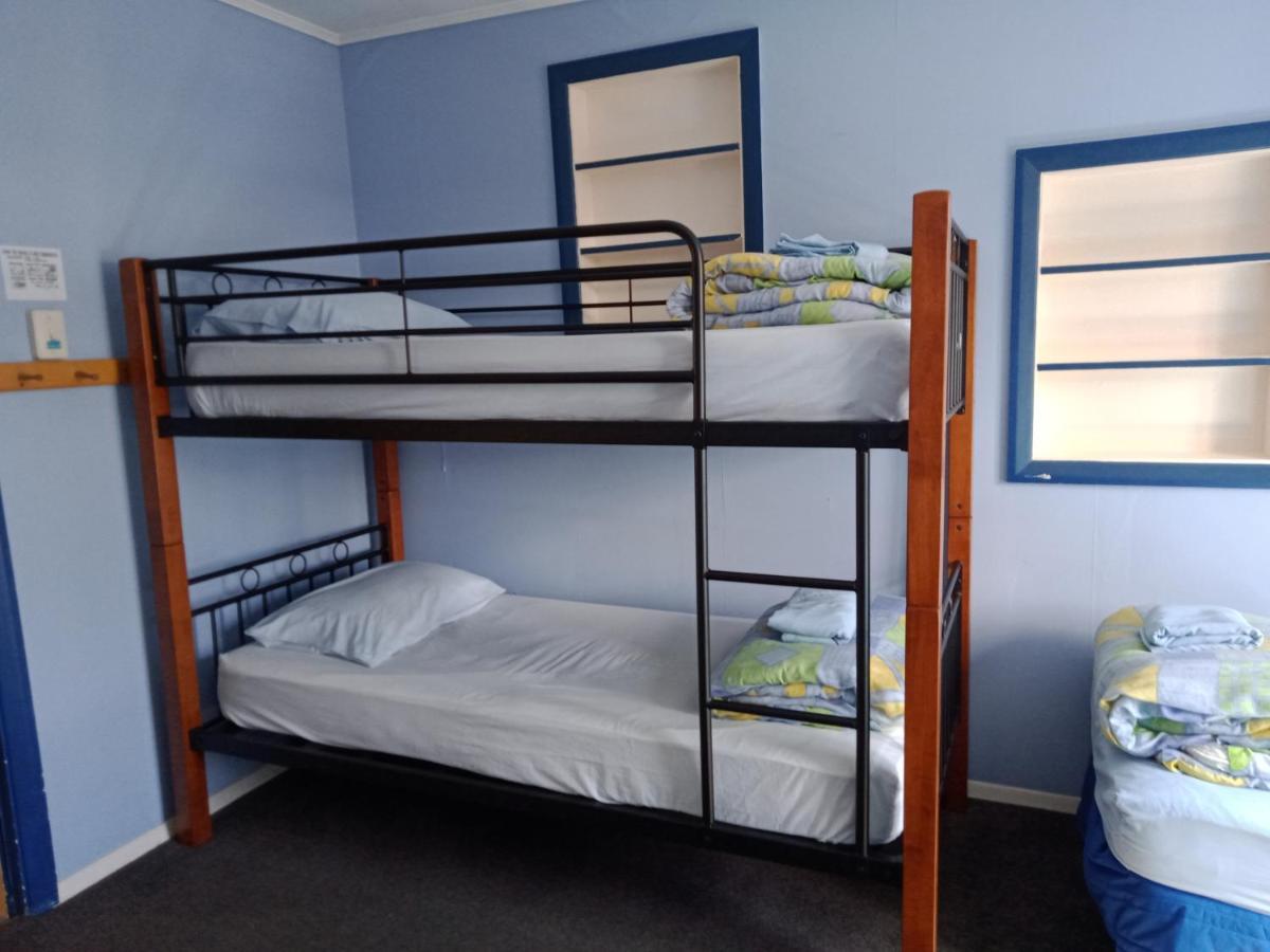Annies Nirvana Lodge Backpackers Такака Екстер'єр фото